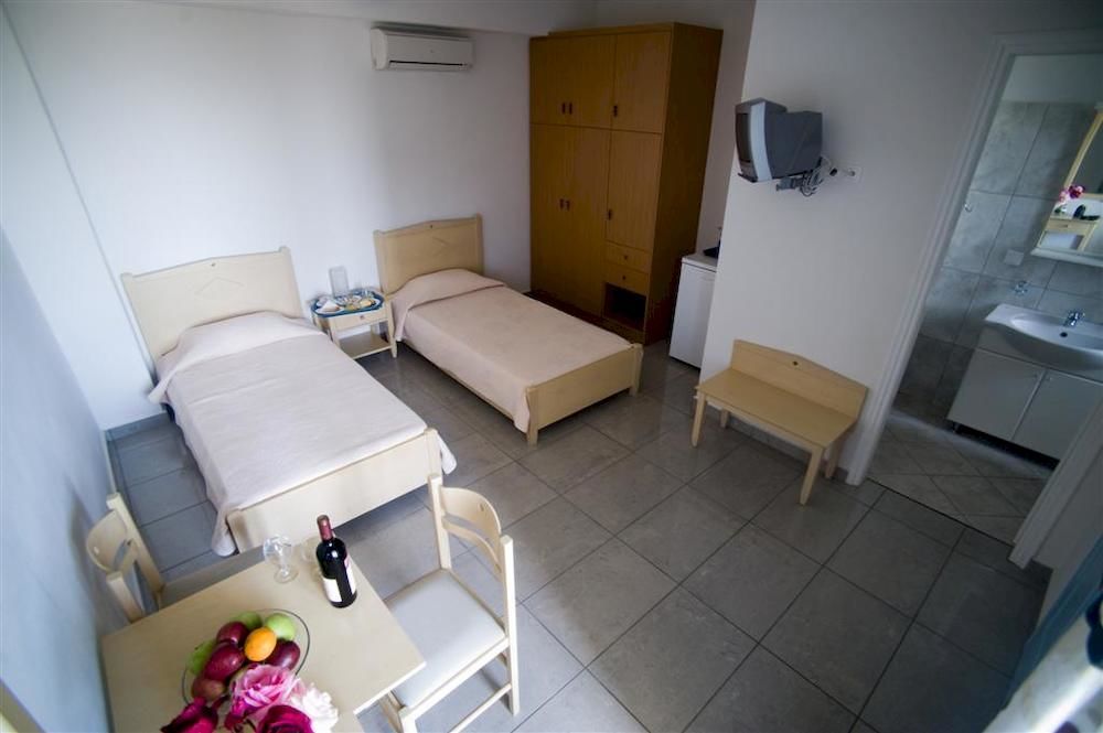 Aiolos Hotel Menites Екстер'єр фото